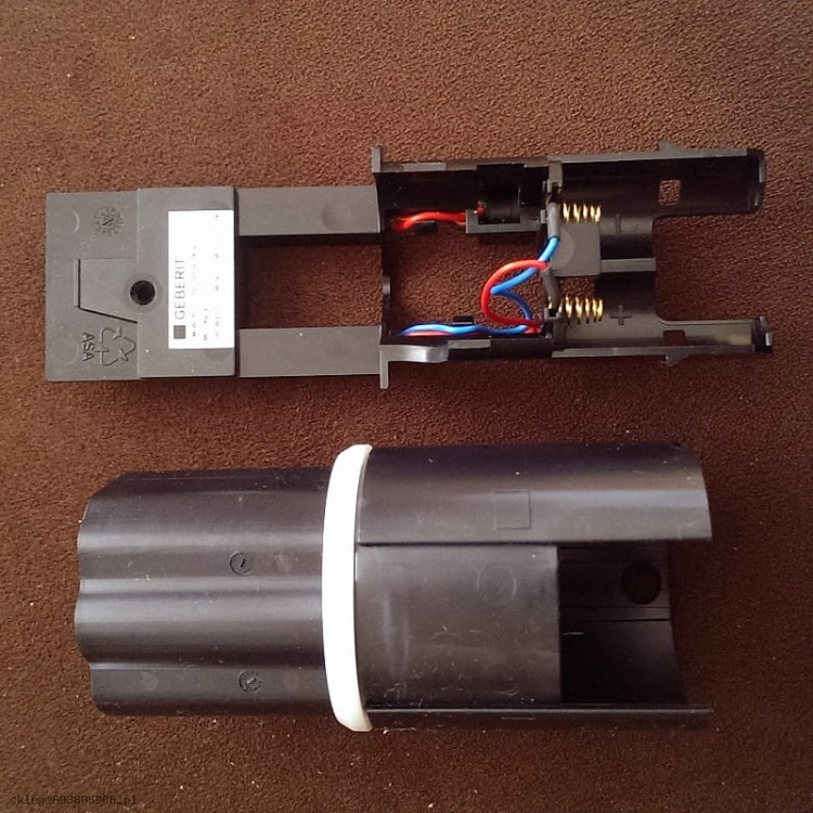 242.037.00.1 geberit Moduł elektronicznydo baterii HyTronic 60