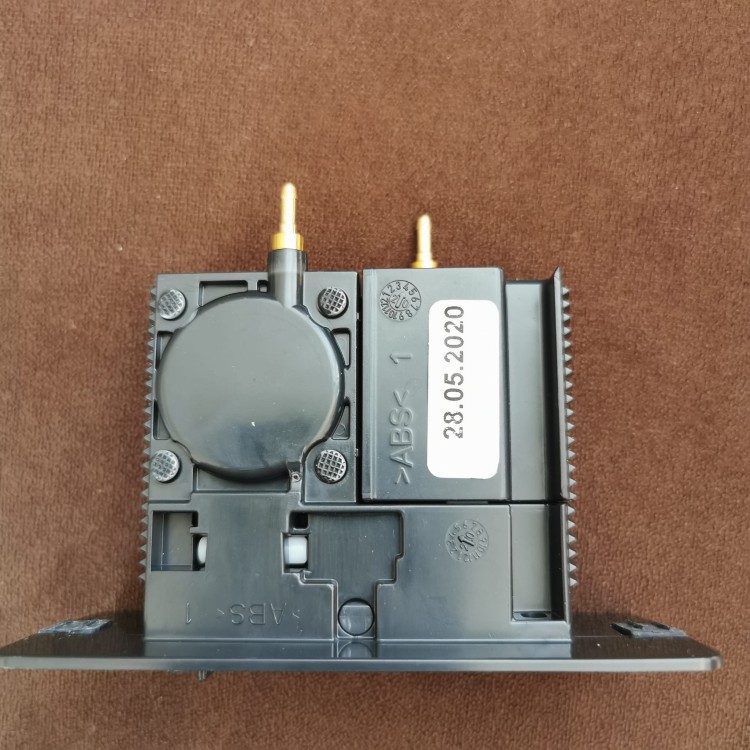 242.956.00.1 Geberit Zestaw mont. przycisku zdalnego TYP70