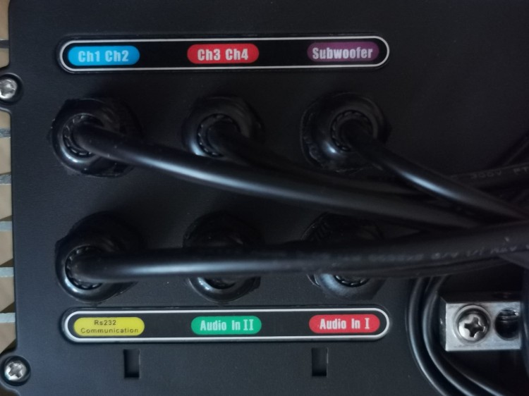 Wyprzedaż - Laufen Pilot + Wzmacniacz stereo Marine TK75R  4 kanałowe + subwoofer + 2* Audio IN ( Radio + Bluetooth + MP3  ) napięcie zasilania 230 V