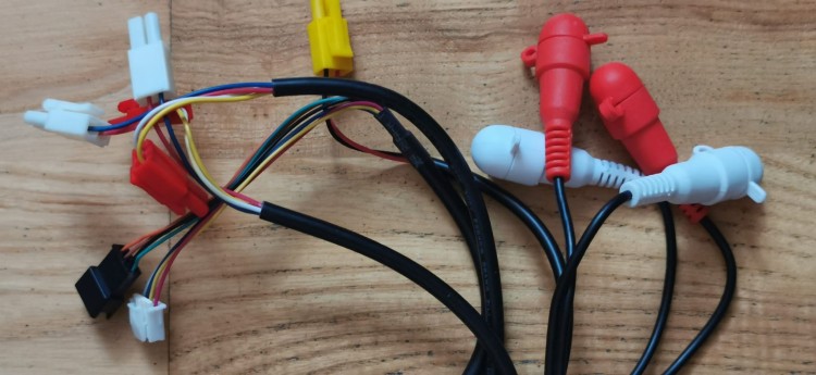 Wyprzedaż - Laufen Pilot + Wzmacniacz stereo Marine TK75R  4 kanałowe + subwoofer + 2* Audio IN ( Radio + Bluetooth + MP3  ) napięcie zasilania 230 V