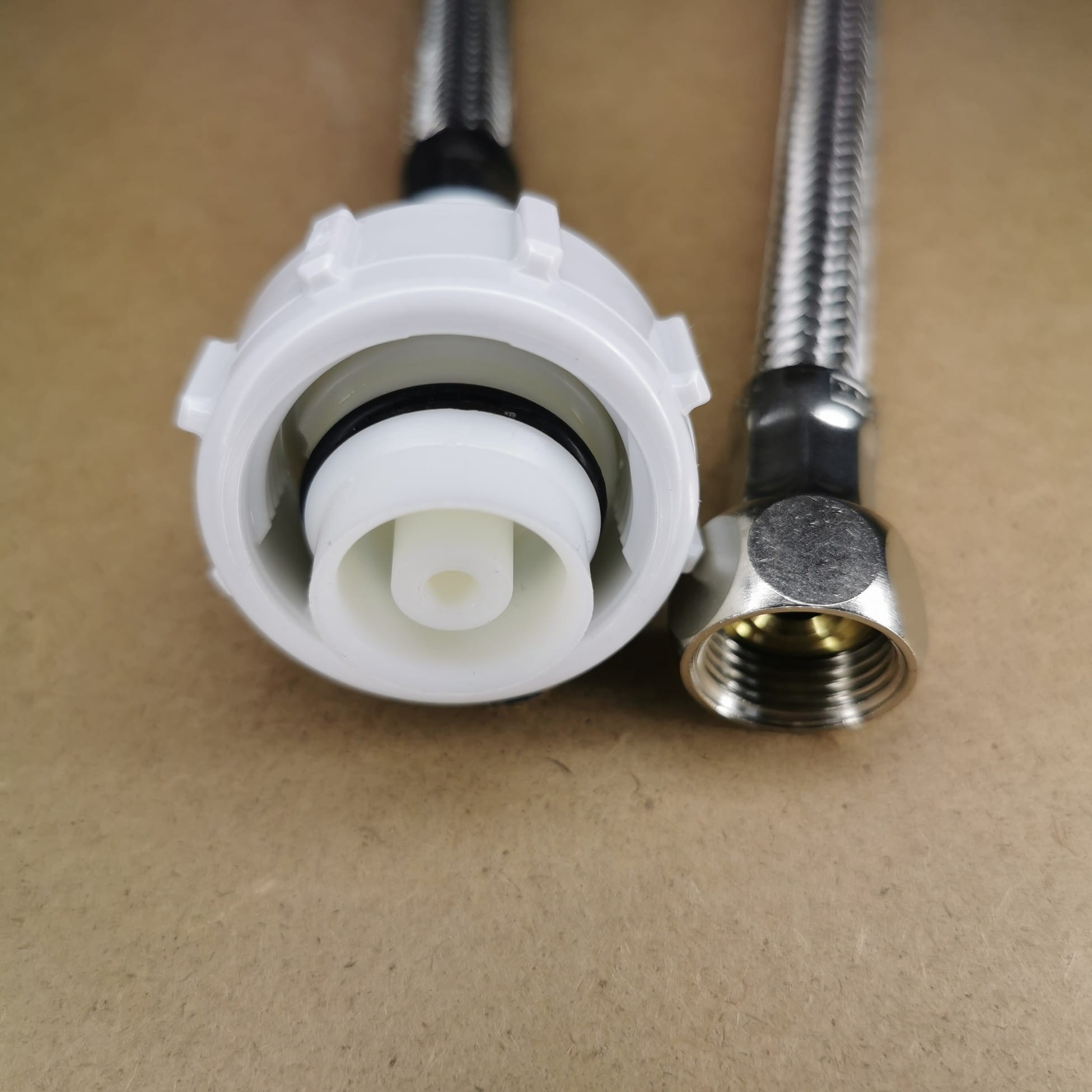 240.989.00.1 Wężyk przyłączeniowy - zastępuje 216.602.00.1