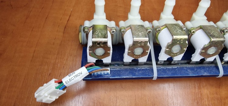 Roca Zespół elektrozaworów / rozdzielacz z elektroniką sterującą 1 wejście - 10 wyjśćdo Kabiny Therma firmy PoolSpa -102534
