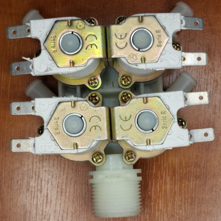 Elektrozawór czterodrożny cewka  4 * 12 V  DC i AC - 1 wejście gwintowane 3/4" -4 wyjścia zaciskowe -102582