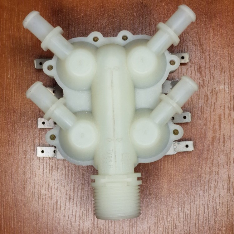 Elektrozawór czterodrożny cewka  4 * 12 V  DC i AC - 1 wejście gwintowane 3/4" -4 wyjścia zaciskowe -102581