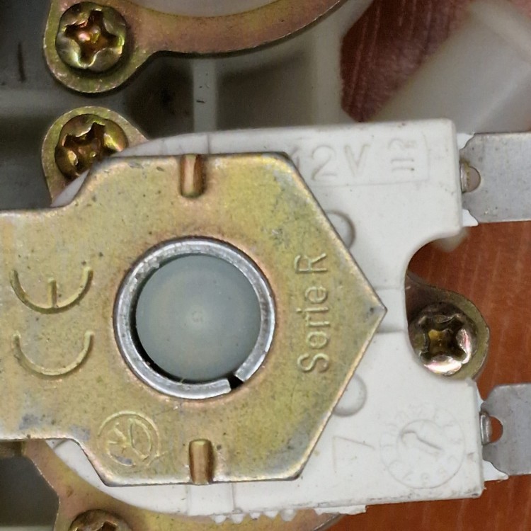 Elektrozawór czterodrożny cewka  4 * 12 V  DC i AC - 1 wejście gwintowane 3/4" -4 wyjścia zaciskowe -102583